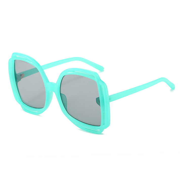 Ladies Fashion Sunglasses with Modern Frame Bowlift