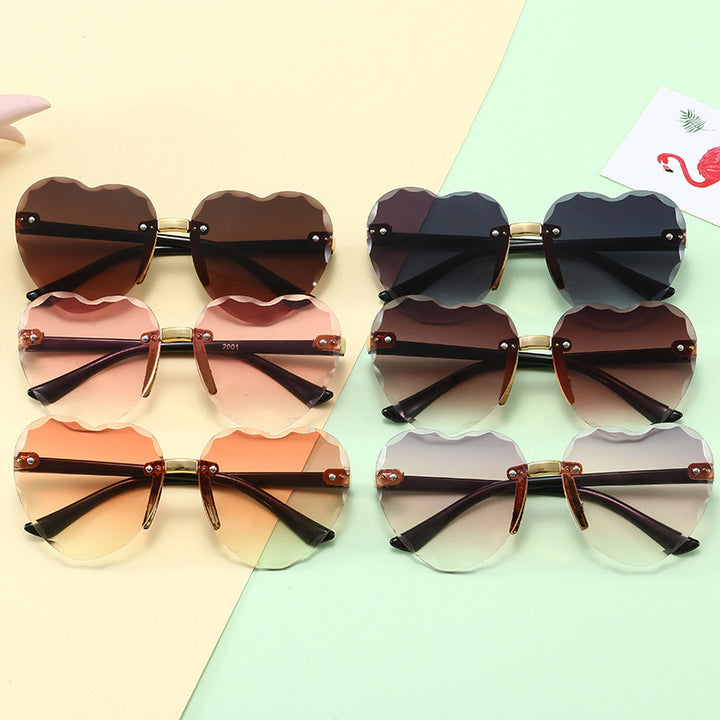 Women Heart-shaped Sunglasses Bowlift