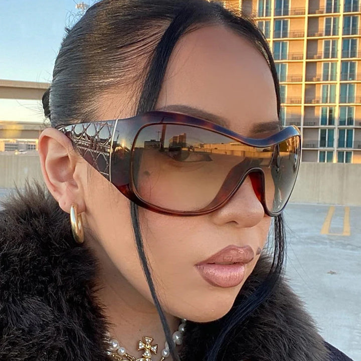 Men's Sporty Wraparound Sunglasses Bowlift