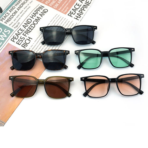 Women Square Sunglasses with Modern Accents Bowlift