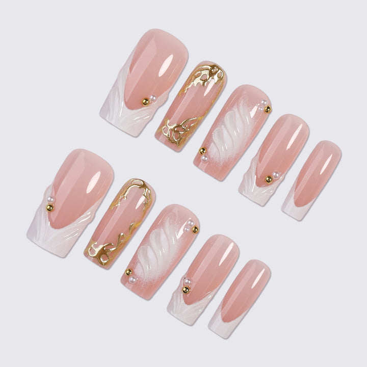 Decorative Press-On Nail Art Set with Elegant Gold Accents Bowlift