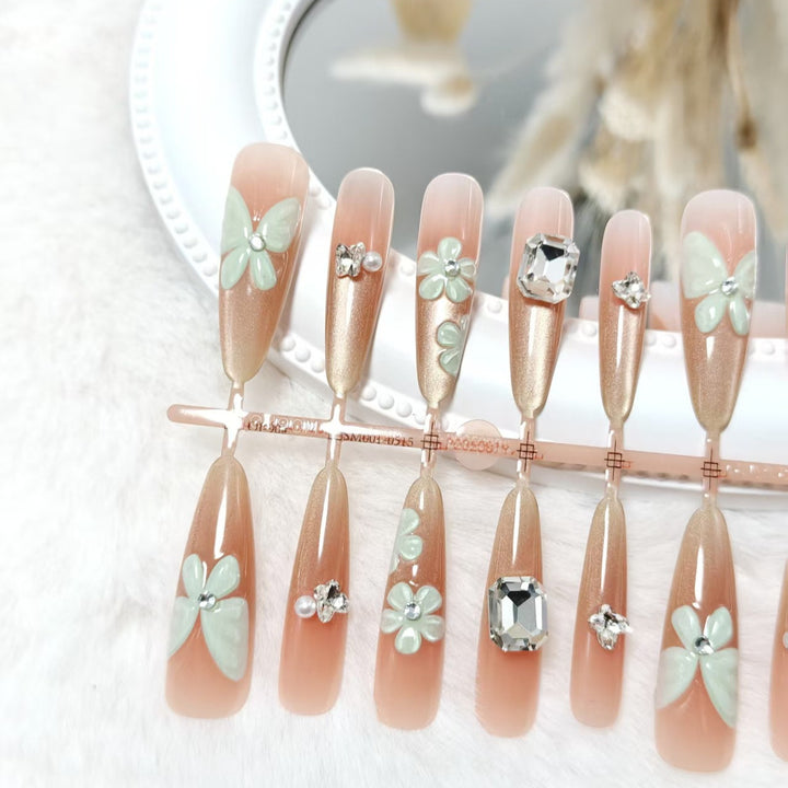 Artificial nails with elegant flower and crystal design Bowlift