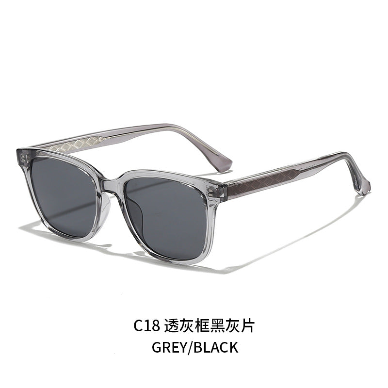 Women Retro-inspired Sunglasses with protected UV filter and sturdy frame Bowlift