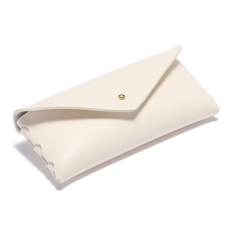 Elegant Phone Case in Minimalist Leather Design Bowlift