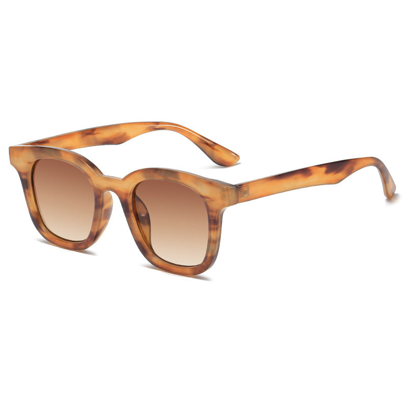 Ladies Fashionable Oversized Sunglasses with Luxurious Design Bowlift