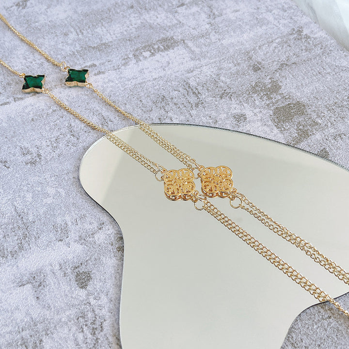 Elegant Necklace with Sparkling Green Stones Bowlift