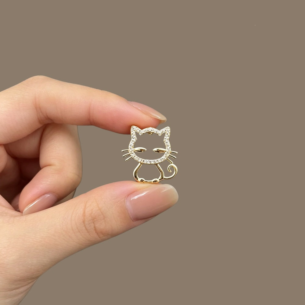 Glittering Cat Brooch Bowlift