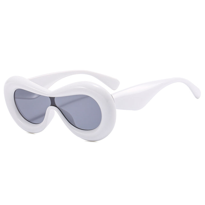 Ladies fashionable sunglasses with nostalgic flair Bowlift
