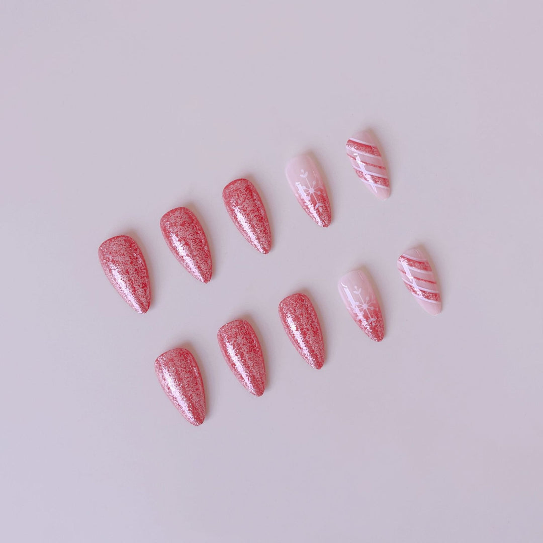 Acrylic nail set with sparkling Christmas design Bowlift
