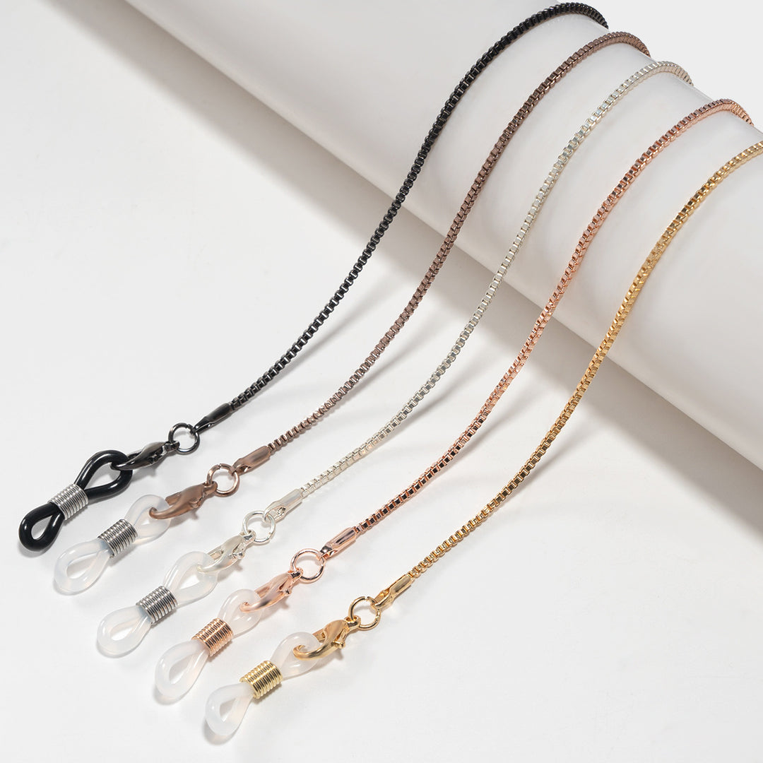 Minimalist Eyewear Chain Bowlift