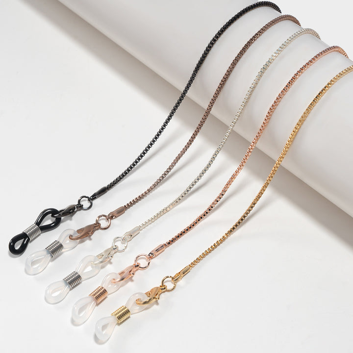 Minimalist Eyewear Chain Bowlift