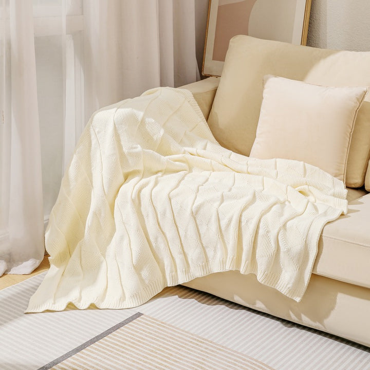 Women's decorative and cozy cuddle blanket Bowlift