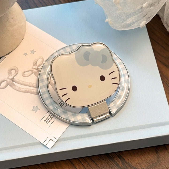 Hand mirror in heart-shaped design with cute bear motif Bowlift