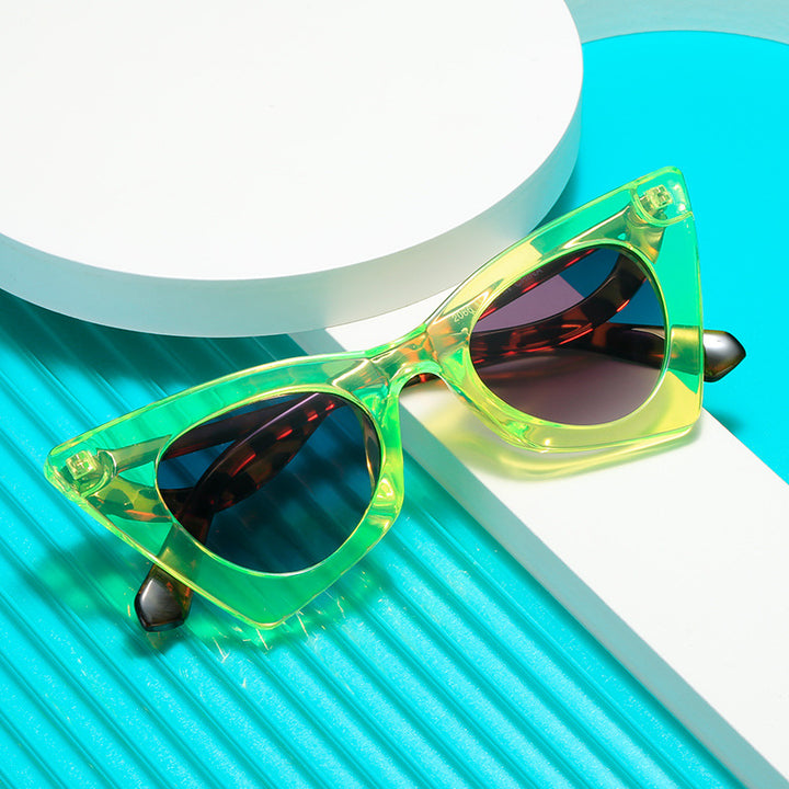 Ladies fashionable cat-eye sunglasses in fashion style Bowlift