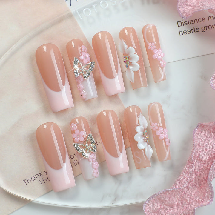 Artificial nail set with floral and extravagant 3D decorations Bowlift