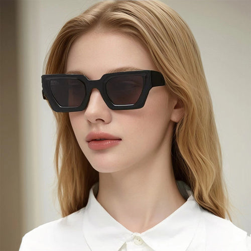 Ladies stylish square sunglasses in modern design with refined plastic frame Bowlift
