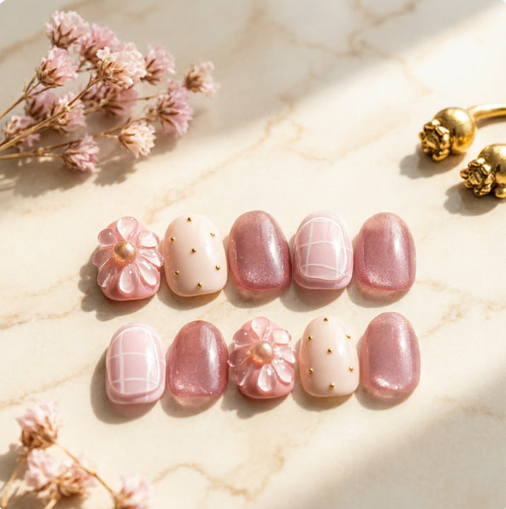 Artificial nails with floral designs Bowlift