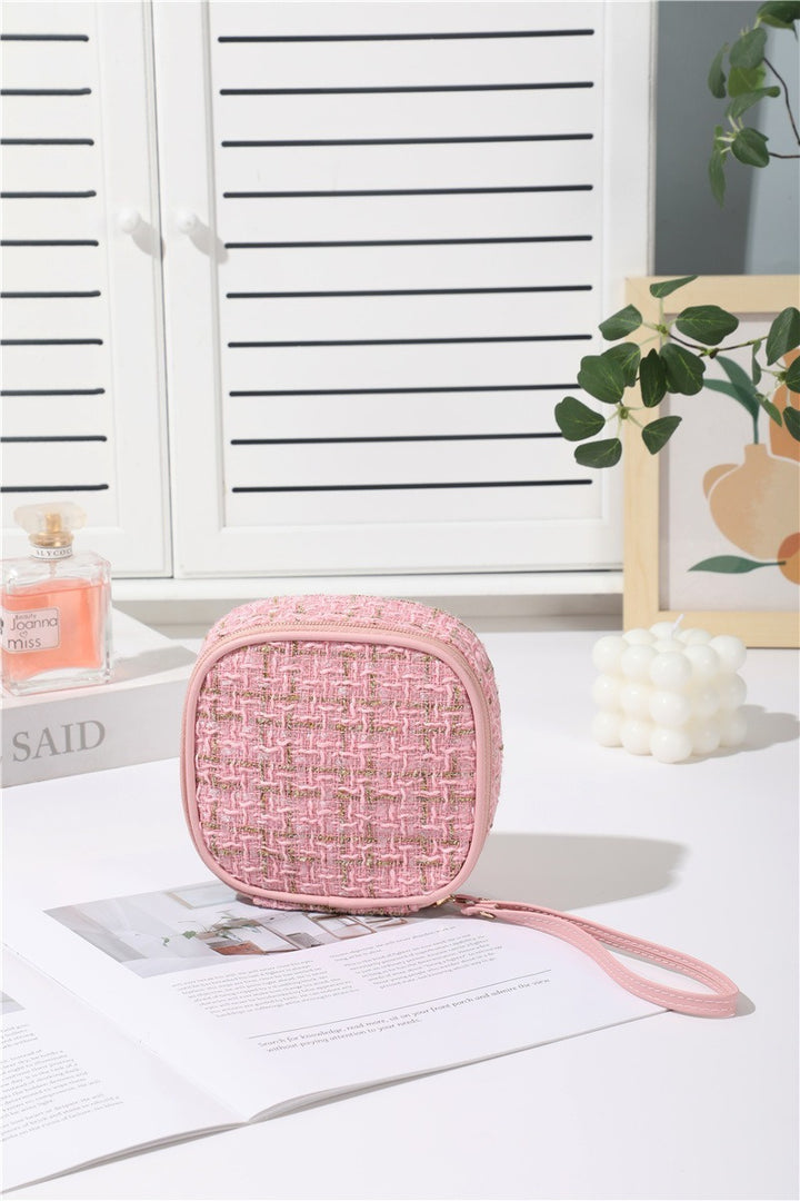 Elegant cosmetic bag with high-quality structure Bowlift