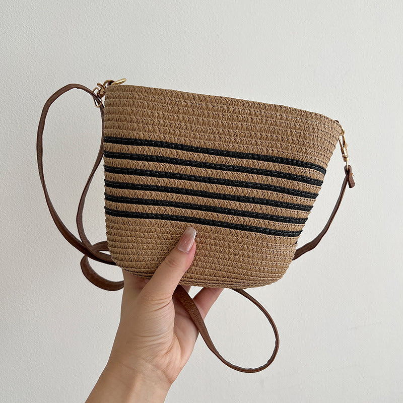 Handcrafted Straw Bag with Modern Design Bowlift