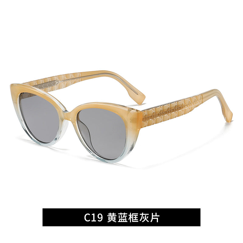 Women's Cat-Eye Sunglasses with Decorative Bridge Bowlift
