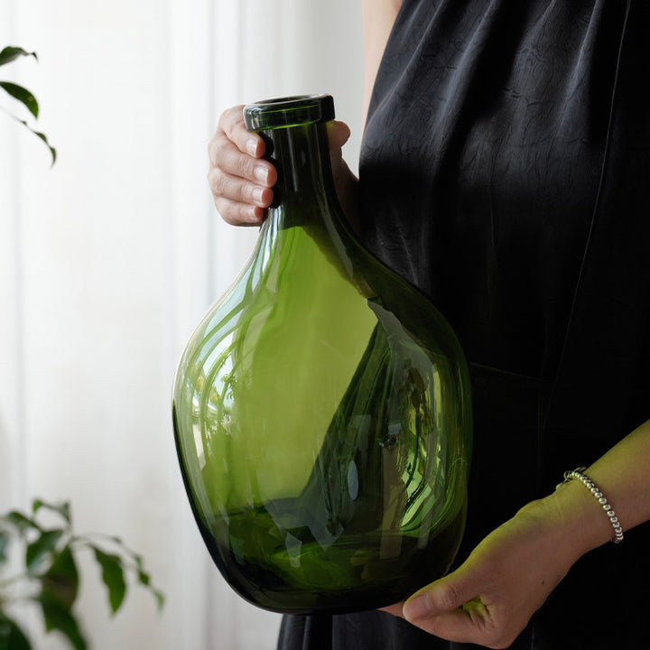 Elegant Glass Vase Bowlift