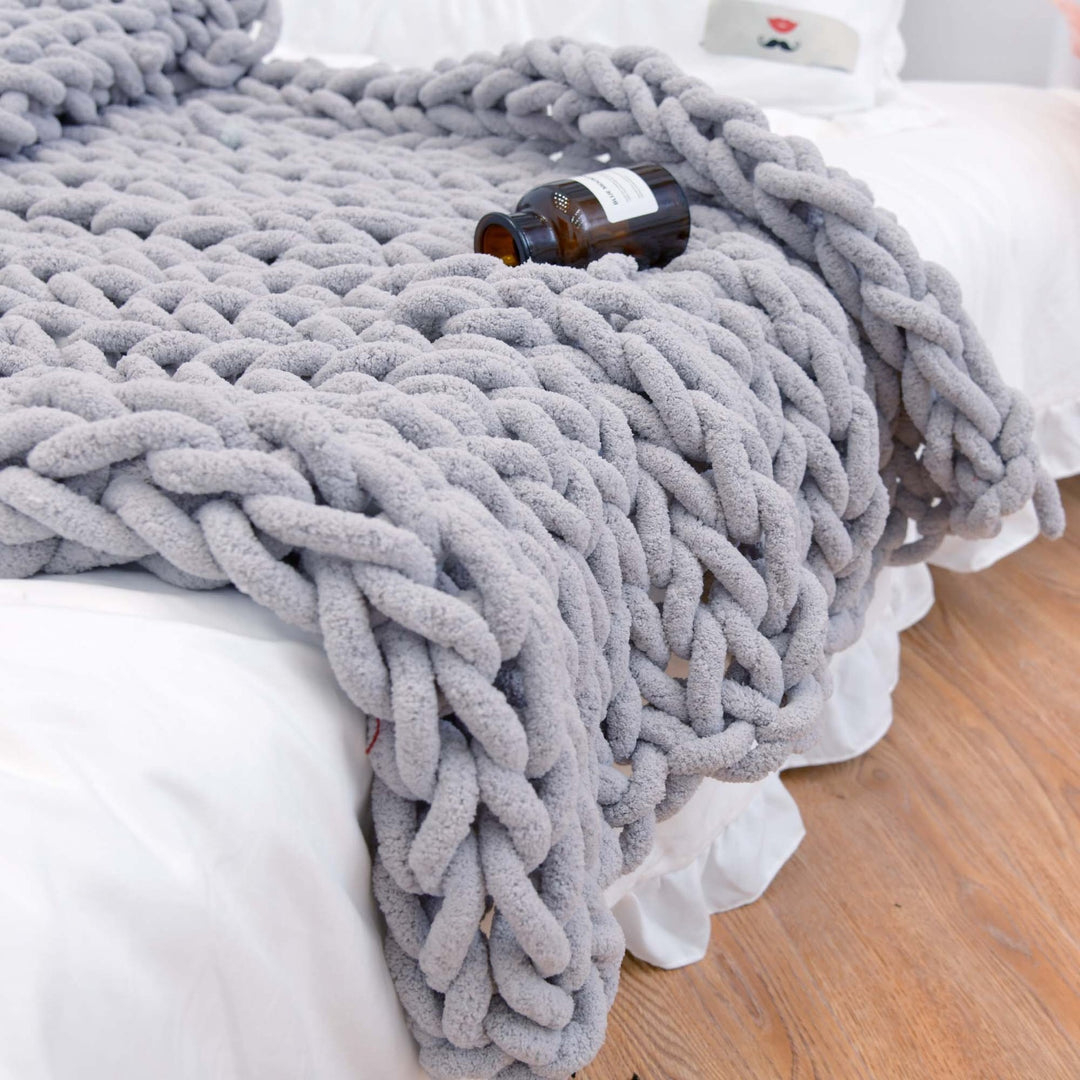 Oversized chunky knit throw blanket with plush chenille yarn Bowlift