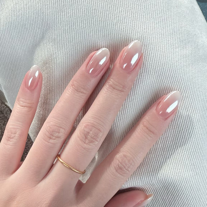 Elegant artificial nails with floral accents Bowlift