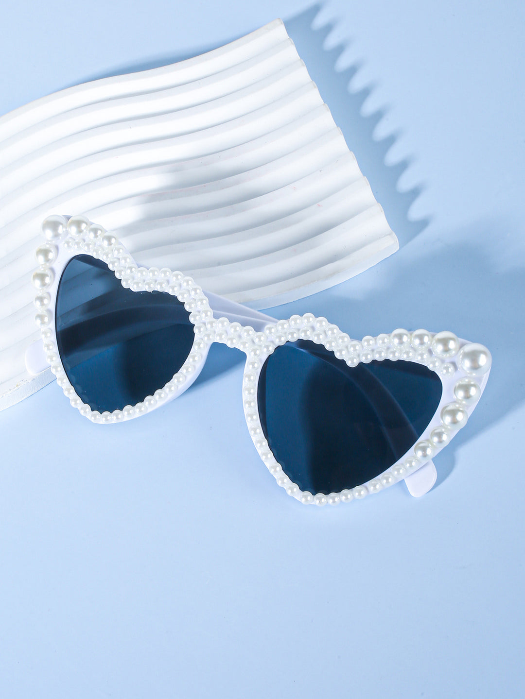Heart-Shaped Bridal Sunglasses Bowlift