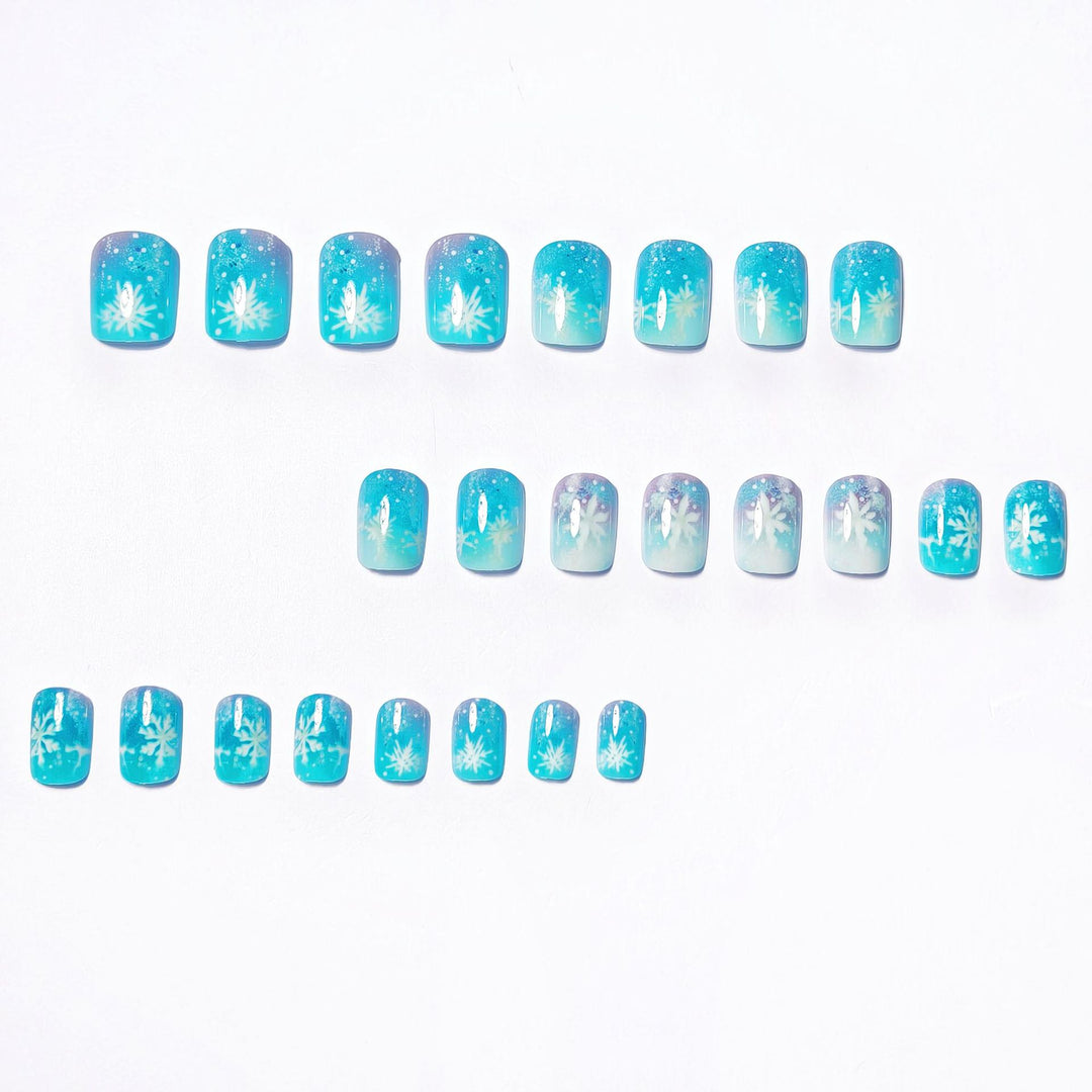 Artificial nails with winter snowflake design Bowlift