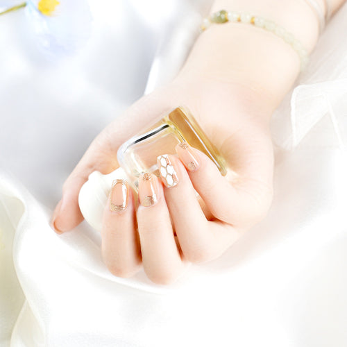 Elegant Nail Art Design Bowlift