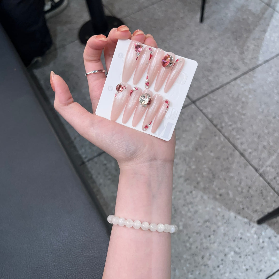 Glamorous Stiletto Nail Art Set Bowlift