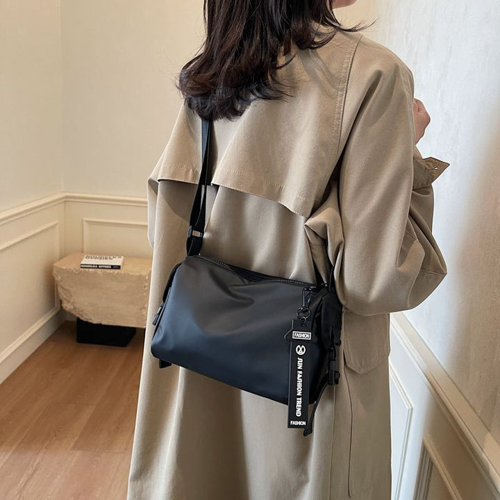 Versatile Utility Crossbody Bag Bowlift