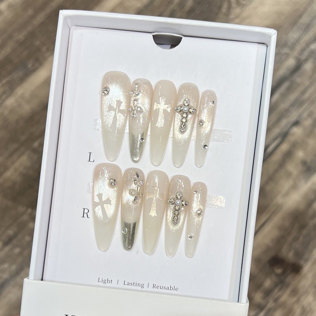 Elegant Stiletto Press-On Nail Set with Decorative Accents Bowlift
