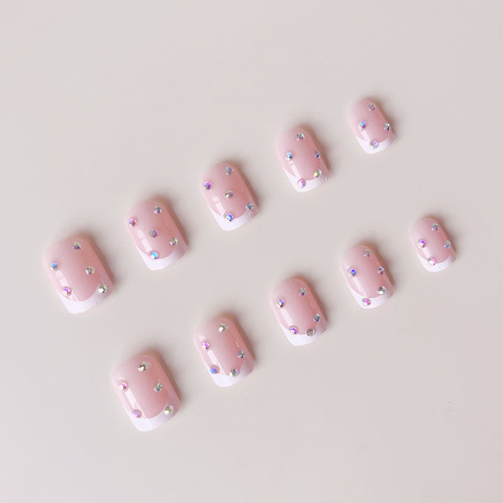 Elegant artificial nail set with sparkling rhinestone decorations Bowlift