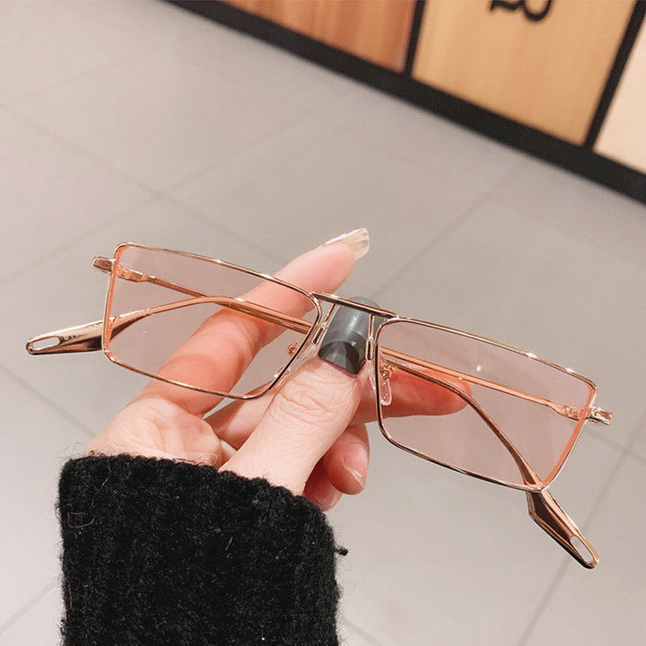 Fashionable Rectangular Sunglasses Bowlift