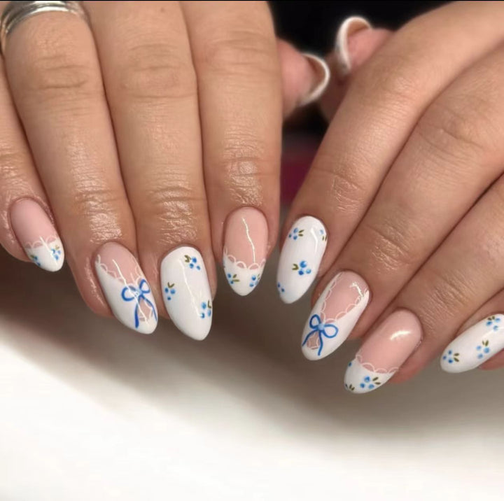 Detailed Floral Design Press-On Nails Bowlift