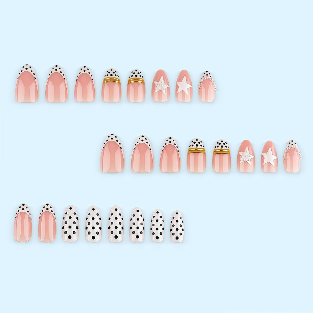 Custom-designed artificial nails with 3D applications Bowlift