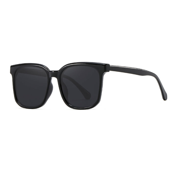 Women's sunglasses with a modern, square frame and UV protection Bowlift