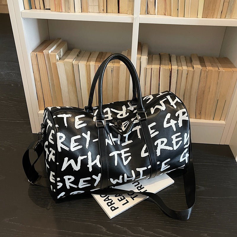 Sporty travel bag with innovative lettering Bowlift