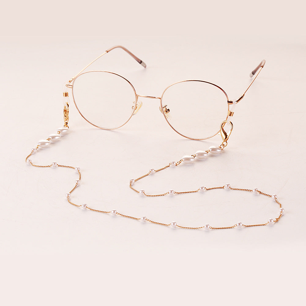 Stylish jewelry band with heart-shaped beads Bowlift