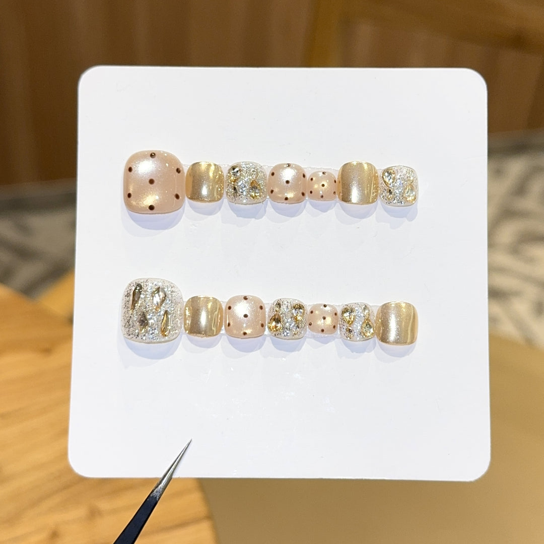 Glittering Nail Tips Bowlift