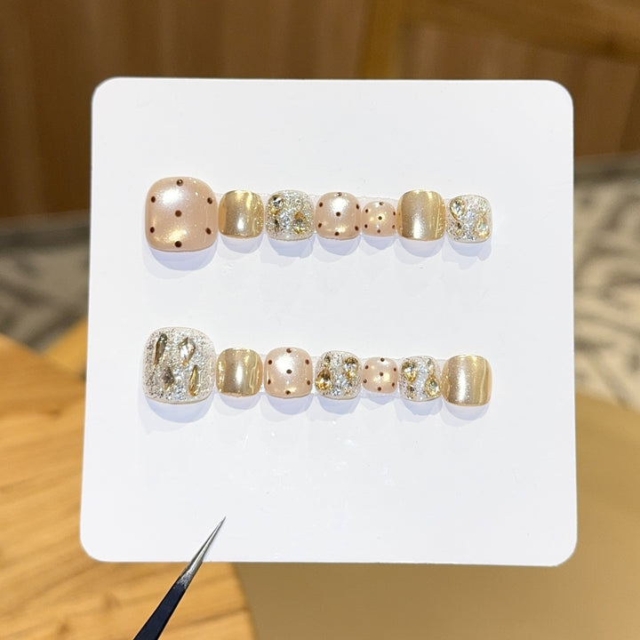 Glittering Nail Tips Bowlift