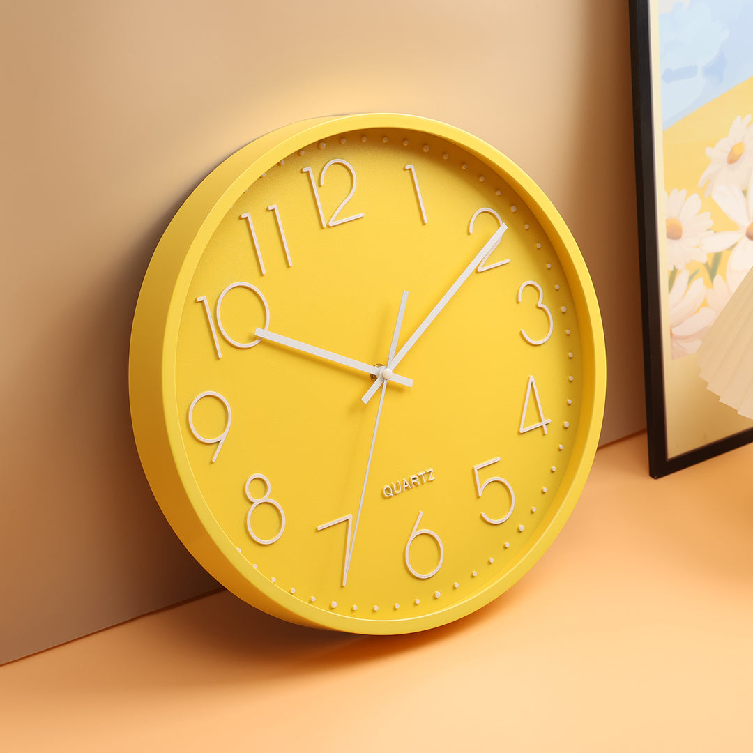 Wall clock in a minimalist and elegant design Bowlift