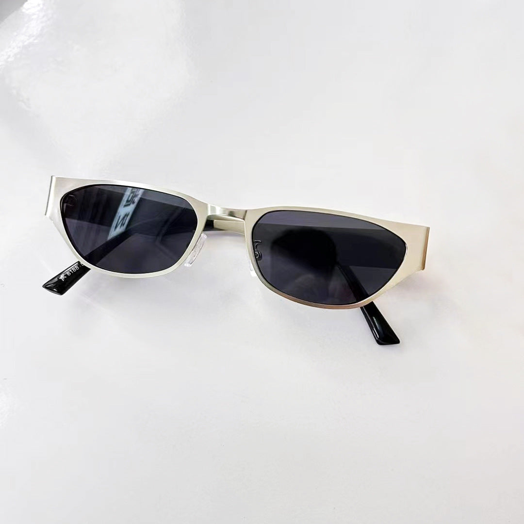 Fashionable sunglasses with elegant design Bowlift