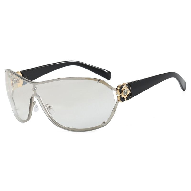 Fashionable sunglasses with floral detail Bowlift