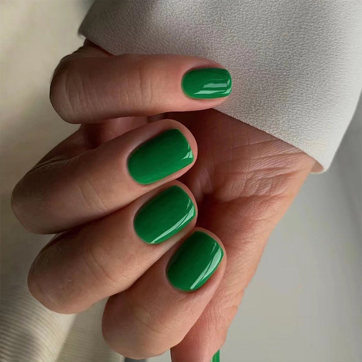 Creative Nail Art with Elegant High Gloss Finish Bowlift