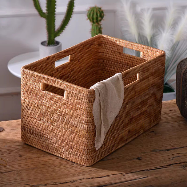 Women rectangular storage basket made of natural material Bowlift