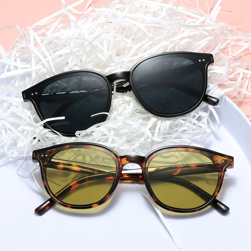 Women's round sunglasses with stylish design and UV protection Bowlift