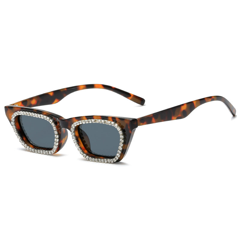 Ladies Glamorous Sunglasses with Rhinestone Decorations Bowlift