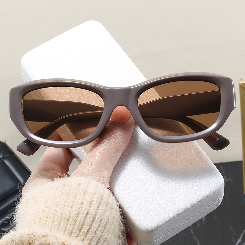 Women’s fashionable cat-eye sunglasses with a flexible frame and UV protection Bowlift